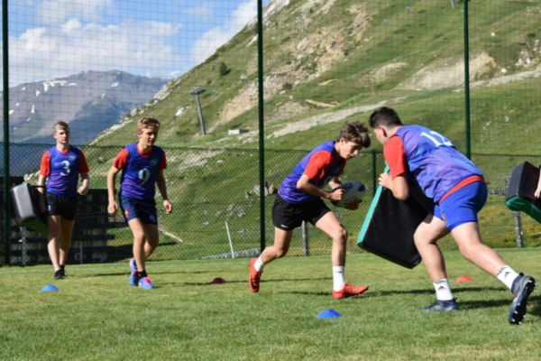 Ball Carrying PSA Rugby Academy Tignes 900x600